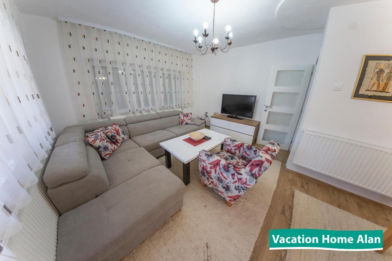 Vacation Home Alan Kulen Vakuf Kültér fotó