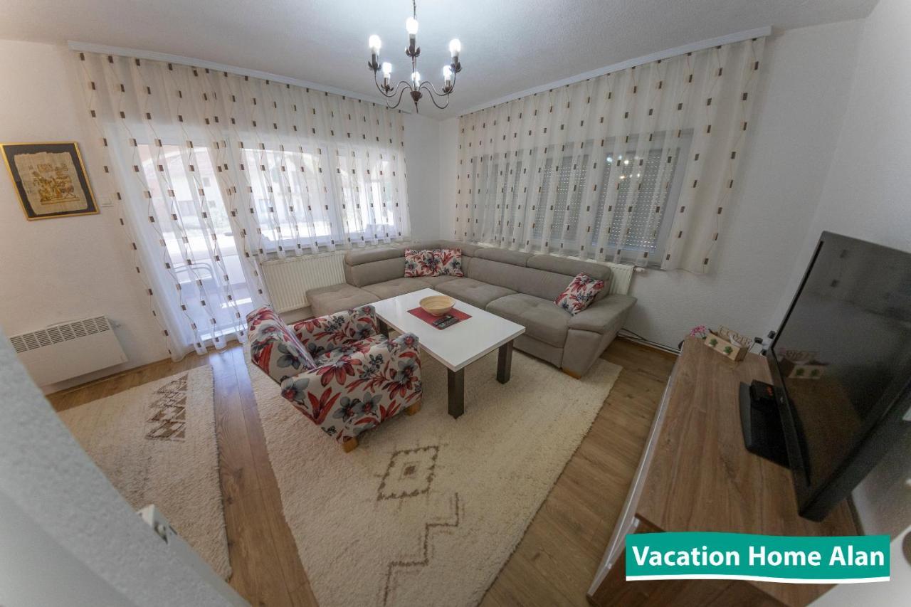 Vacation Home Alan Kulen Vakuf Kültér fotó